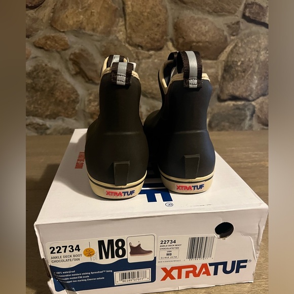 Men's Xtratuf Deck Boot, 6" color: brown size 8 - Picture 4 of 6